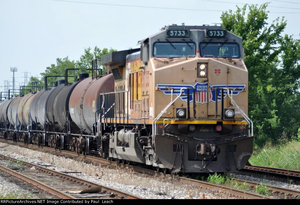 Tied down unit tanker train